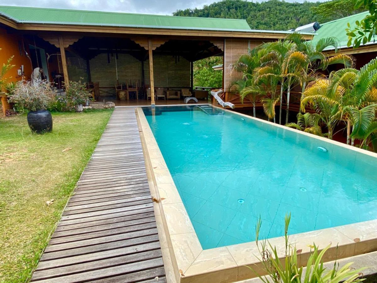 Waterfall Accomodation Port Glaud Exterior foto