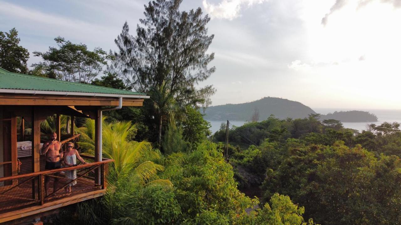 Waterfall Accomodation Port Glaud Exterior foto