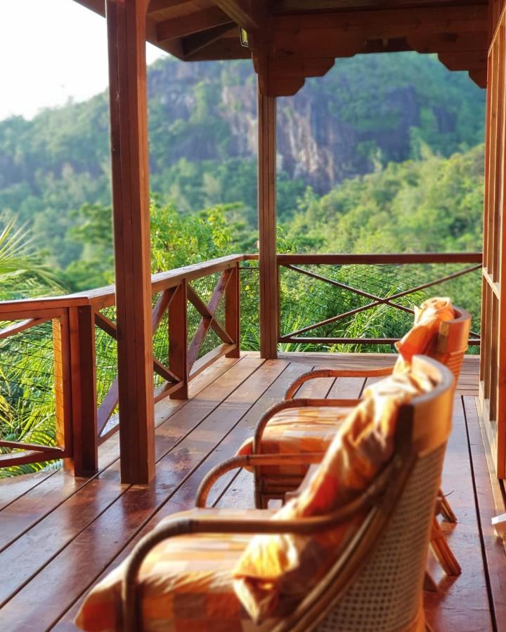 Waterfall Accomodation Port Glaud Exterior foto