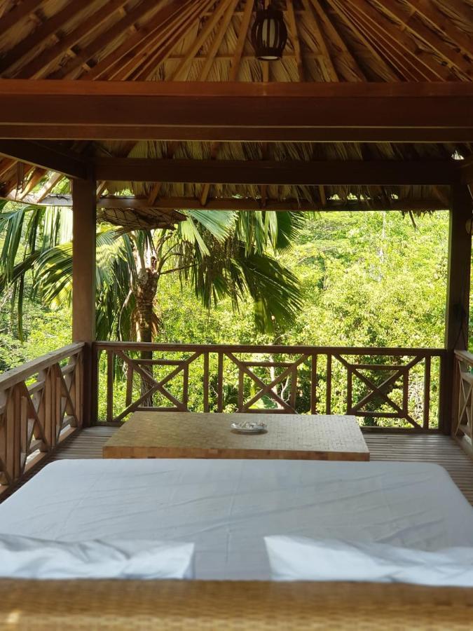 Waterfall Accomodation Port Glaud Exterior foto
